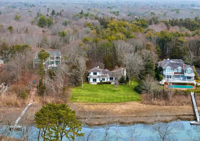 Photo 1 of Single family home for sale at 7 Penniman Point Rd, Quogue, NY 11959 | MLS# 981632 | Listing updated on 2026-09-18