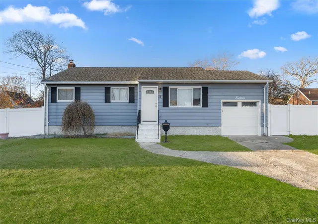 Photo 1 of Single family home for sale at 14 Platt Ave, West Babylon, NY 11704 | MLS# 981949 | Listing updated on 2026-09-18