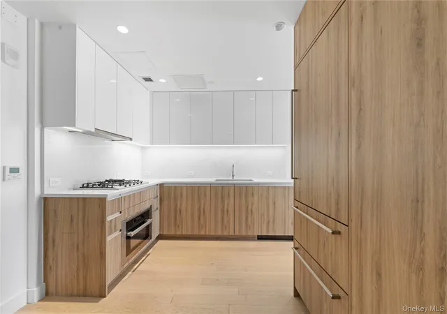 Photo 2 of Condo for sale at 136-18 Maple Ave #5F, New York, NY 11355 | MLS# 982004 | Listing updated on 2026-09-16