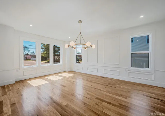 Photo 4 of Single family home for sale at 31 Libby Ave, Oyster Bay, NY 11801 | MLS# 983315 | Listing updated on 2026-09-17