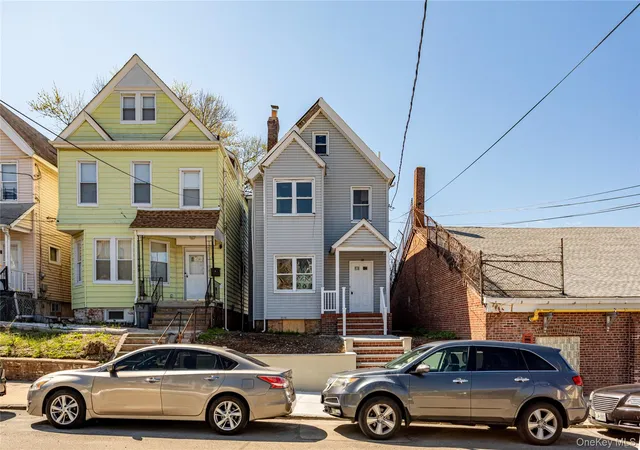 Photo 3 of Single family home for sale at 14 Dongan St, Staten Island, NY 10310 | MLS# 983507 | Listing updated on 2026-09-18