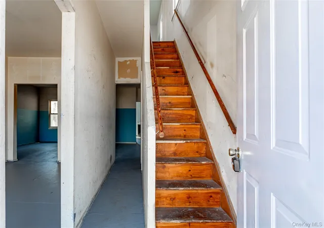 Photo 3 of Single family home for sale at 14 Dongan St, Staten Island, NY 10310 | MLS# 983507 | Listing updated on 2026-10-06