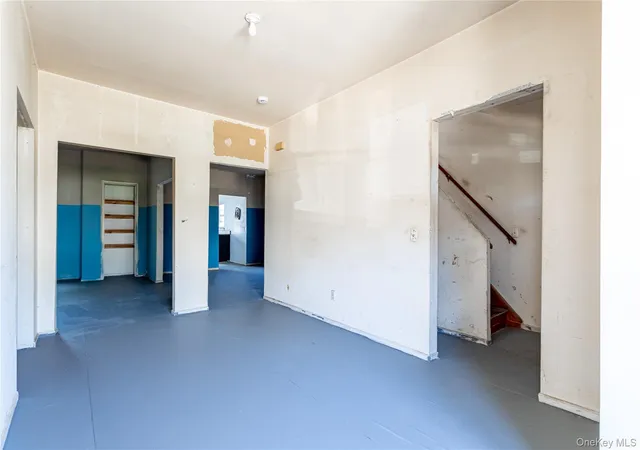 Photo 4 of Single family home for sale at 14 Dongan St, Staten Island, NY 10310 | MLS# 983507 | Listing updated on 2026-10-06