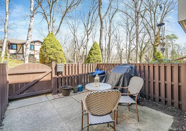 Listing Photo 4 - Condo for sale in building located at 175 Cambridge Dr, Port Jefferson Station, NY 11776