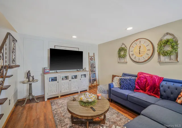 Listing Photo 5 - Condo for sale in building located at 175 Cambridge Dr, Port Jefferson Station, NY 11776