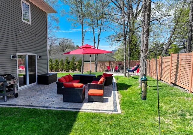Photo 3 of Single family home for sale at 10 Taylor St, New Paltz, NY 12561 | MLS# 986299 | Listing updated on 2026-09-16