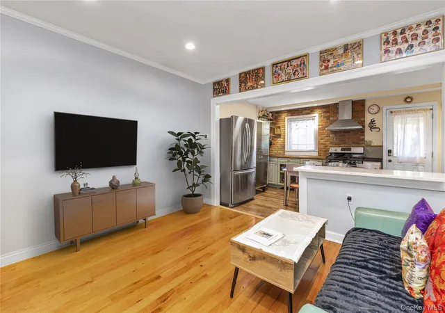 Photo 2 of Single family home for sale at 7 16 160th Street, Whitestone, NY 11357 | MLS# 986521 | Listing updated on 2026-09-18