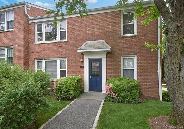 Photo 2 of Sale Pending at 110 Lawn Ter #2H, Mamaroneck, NY 10543 | MLS# 986584 | Listing updated on 2026-09-16