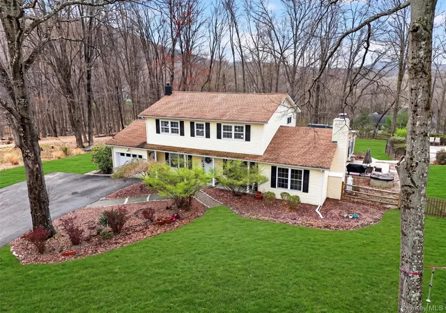 Single family home for sale at 16 Mockingbird Ln, Washingtonville, NY 10992 | MLS# 986935