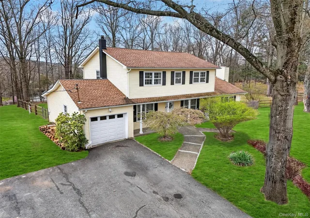 Photo 2 of Single family home for sale at 16 Mockingbird Ln, Washingtonville, NY 10992 | MLS# 986935 | Listing updated on 2026-09-18
