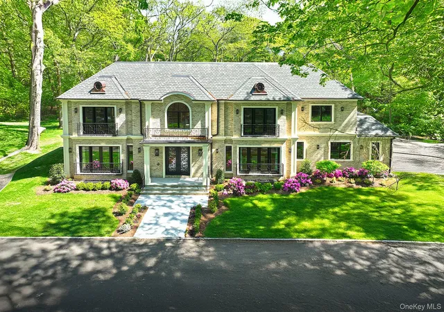 Photo 1 of Mansion for sale at 20 Knollwood Rd, Oyster Bay, NY 11545 | MLS# 986988 | Listing updated on 2026-09-18