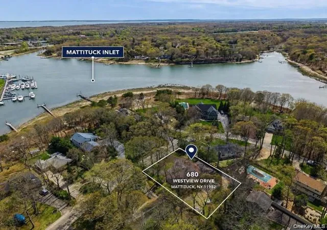 Photo 2 of Single family home for sale at 680 Westview Dr, Southold, NY 11952 | MLS# 987905 | Listing updated on 2026-09-18
