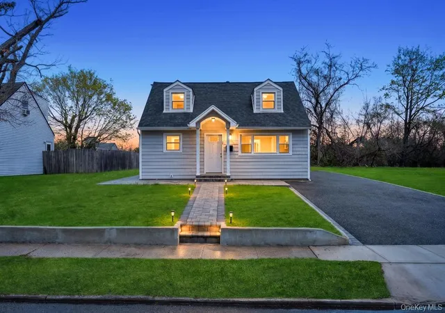 Photo 1 of Sale Pending at 69 Parkway Blvd, Babylon, NY 11798 | MLS# 988959 | Listing updated on 2026-09-16