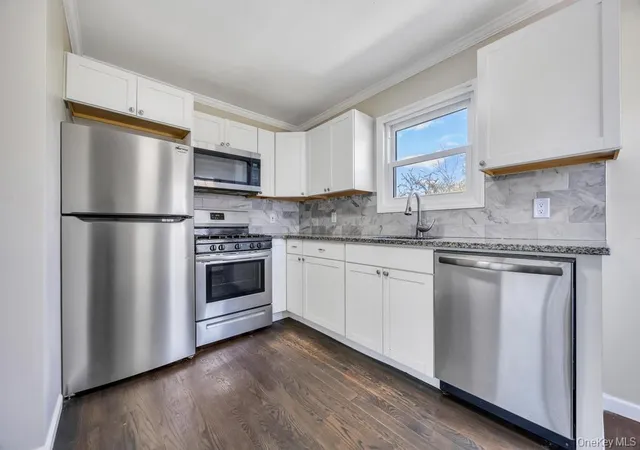 Photo 3 of Sale Pending at 69 Parkway Blvd, Babylon, NY 11798 | MLS# 988959 | Listing updated on 2026-09-16