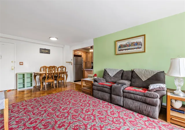 Photo 3 of Sale Pending at 25 Lake St #2C, White Plains, NY 10603 | MLS# 989986 | Listing updated on 2026-09-18