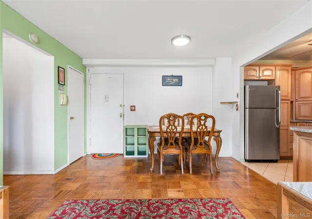 Photo 4 of Sale Pending at 25 Lake St #2C, White Plains, NY 10603 | MLS# 989986 | Listing updated on 2026-09-18
