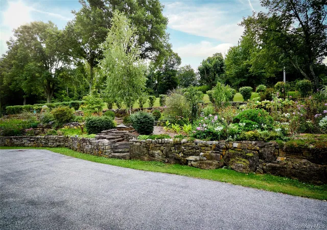 Photo 4 of Sale Pending at 49 Iron Mountain Rd, Warwick (town), NY 10990 | MLS# 990879 | Listing updated on 2026-09-18