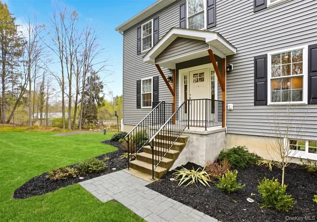 Photo 3 of Single family home for sale at 400 S Ohioville Rd, New Paltz, NY 12561 | MLS# 991033 | Listing updated on 2026-09-18