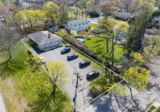 Photo 2 of Single family home for sale at 3250 Sunrise Hwy, East Islip, NY 11730 | MLS# 991167 | Listing updated on 2026-09-18