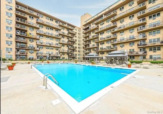 Listing Photo 4 - Condo for sale in building located at 25 Neptune Blvd, Hempstead, NY 11561 - Unit #4H