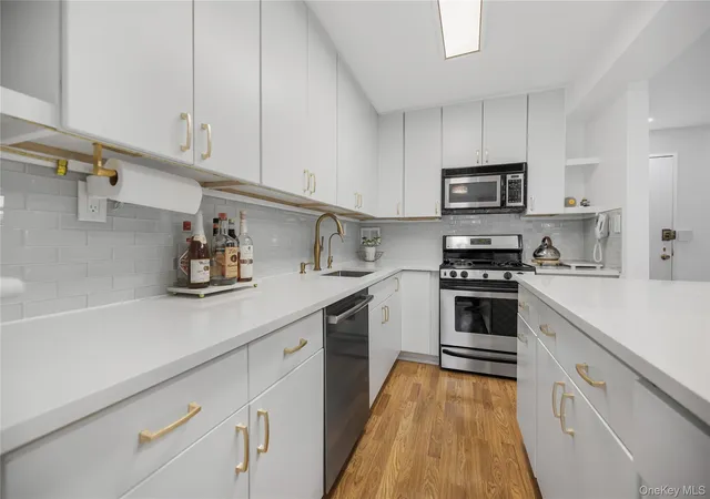 Photo 3 of Sale Pending at 377 Westchester Ave #APT 6J, Rye City, NY 10573 | MLS# 992473 | Listing updated on 2026-09-18