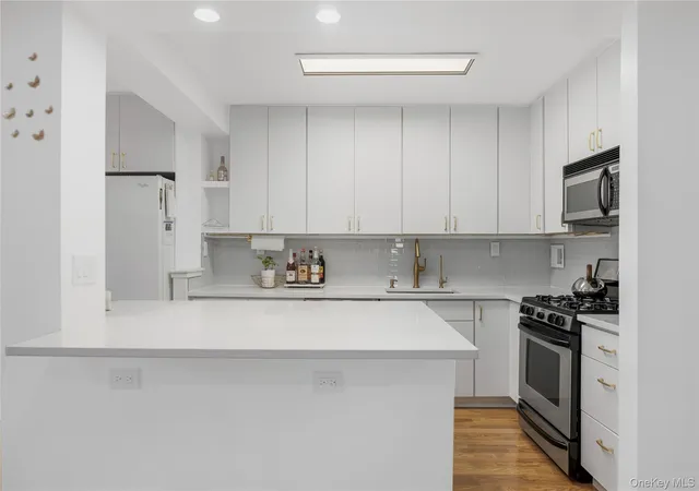 Photo 4 of Sale Pending at 377 Westchester Ave #APT 6J, Rye City, NY 10573 | MLS# 992473 | Listing updated on 2026-09-18