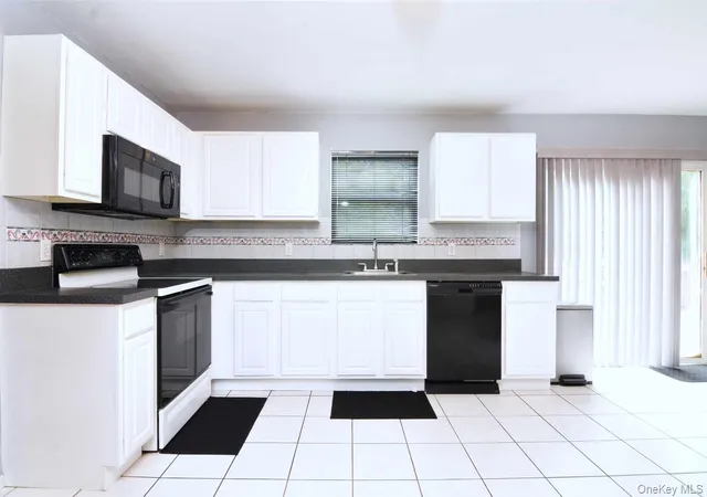 Photo 4 of Sale Pending at 30 1st Avenue, Brookhaven, NY 11742 | MLS# 992609 | Listing updated on 2026-09-18