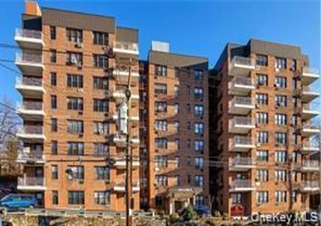 Photo 1 of Sale Pending at 678 Warburton #3B, Yonkers, NY 10701 | MLS# 992732 | Listing updated on 2026-09-18