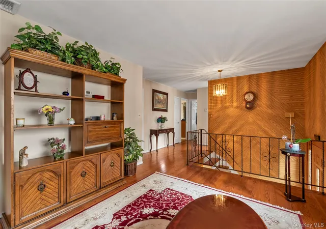 Photo 3 of Sale Pending at 17 Horton Dr, Huntington, NY 11746 | MLS# 992787 | Listing updated on 2026-09-18