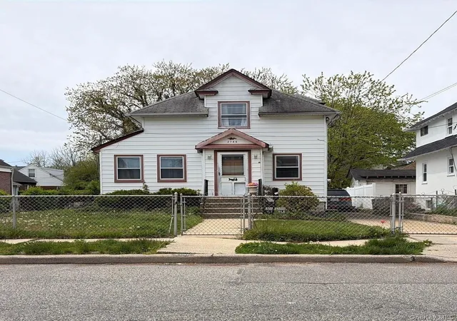 Photo 3 of Single family home for sale at 2746 Park Ave, Baldwin, NY 11510 | MLS# 992973 | Listing updated on 2026-10-20