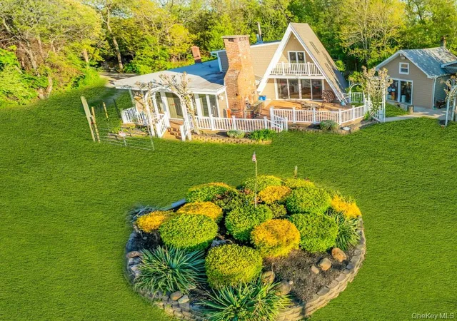 Photo 3 of Sale Pending at 995 Red Fox Rd, Mattituck, NY 11952 | MLS# 992976 | Listing updated on 2026-09-18