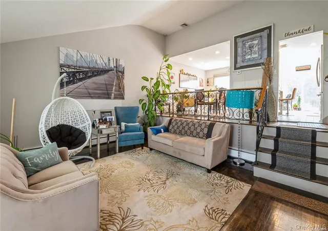 Photo 2 of Single family home for sale at 1040 Cedarhurst St, Valley Stream, NY 11581 | MLS# 993571 | Listing updated on 2026-09-18