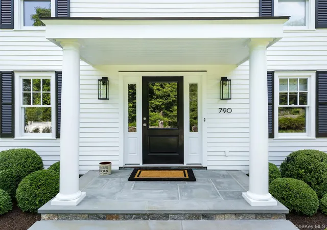 Photo 4 of Sale Pending at 790 King St, Chappaqua, NY 10514 | MLS# 993886 | Listing updated on 2026-09-18