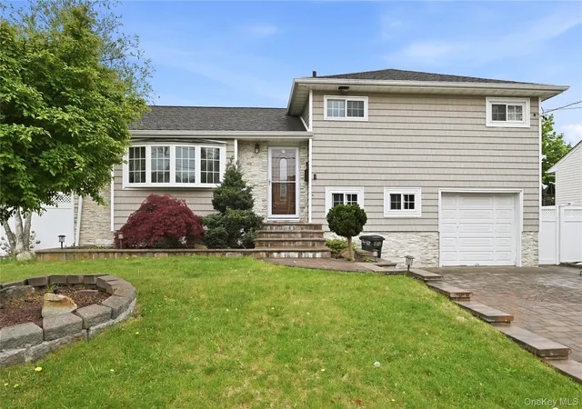 Photo 2 of Sale Pending at 572 Benjamin Rd, Babylon, NY 11703 | MLS# 994003 | Listing updated on 2026-09-18