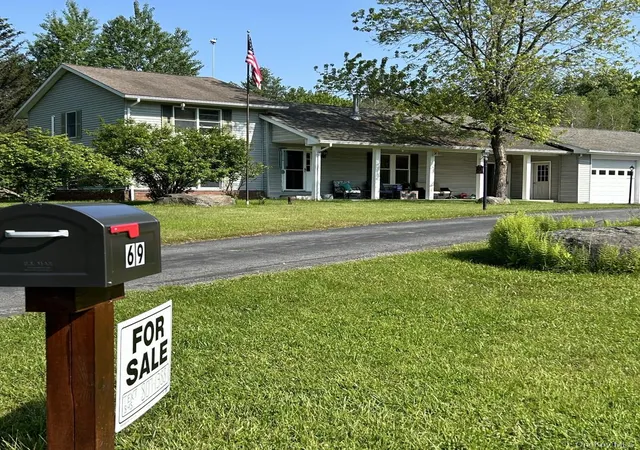 Photo 3 of Single family home for sale at 69 Crabby Rd, Loch Sheldrake, NY 12759 | MLS# 994123 | Listing updated on 2026-09-18