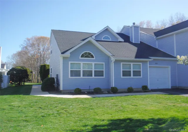 Photo 1 of Sale Pending at 168 Hampton Vista Dr, Brookhaven, NY 11949 | MLS# 994968 | Listing updated on 2026-09-18