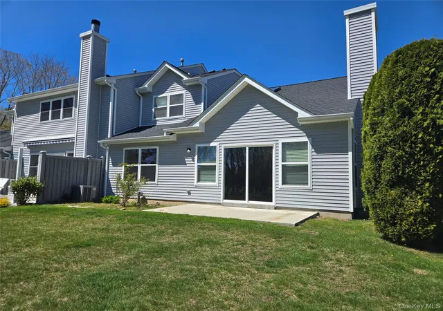 Listing Photo 4 - Condo for sale in building located at 168 Hampton Vis Dr, Brookhaven, NY 11949