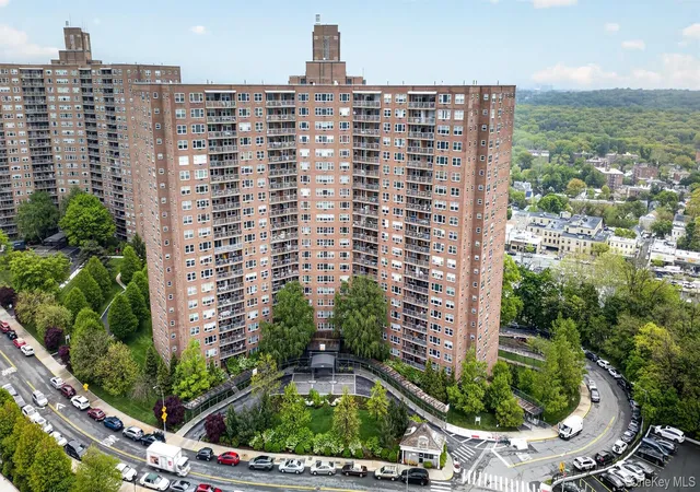Photo 2 of Sale Pending at 5700 Arlington Ave #22B, New York, NY 10471 | MLS# 995571 | Listing updated on 2026-09-18