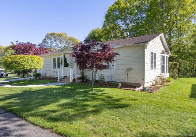 Photo 3 of Manufactured home for sale at 1407 Middle Rd #83, Calverton, NY 11933 | MLS# 995626 | Listing updated on 2026-09-18