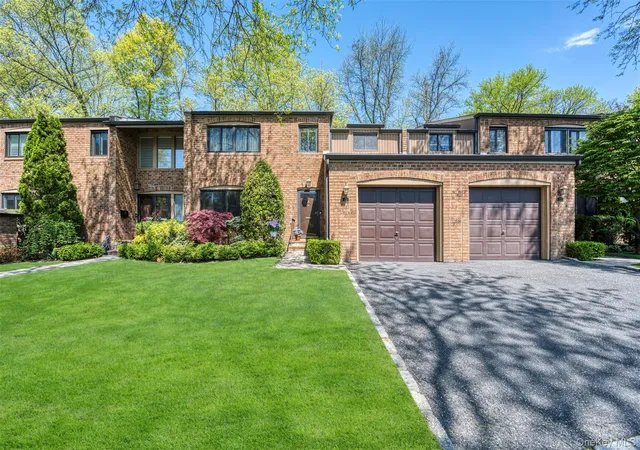 Photo 1 of Sale Pending at 25 Windsor Gate Dr, North Hempstead, NY 11040 | MLS# 995658 | Listing updated on 2026-09-18