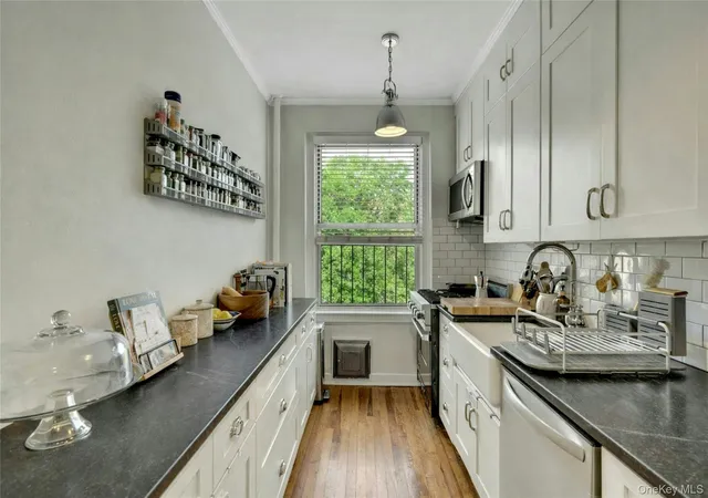 Photo 4 of House for sale at 472 Gramatan Ave #A3, Mount Vernon, NY 10552 | MLS# 997029 | Listing updated on 2026-09-18