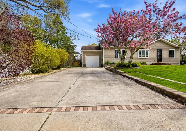 Photo 1 of Sale Pending at 46 Lafayette Dr, Shirley, NY 11967 | MLS# 998034 | Listing updated on 2026-09-18