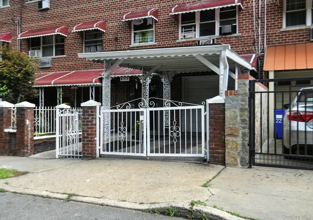 Photo 1 of Sale Pending at 3224 Gunther Ave, Bronx, NY 10469 | MLS# 998159 | Listing updated on 2026-09-17
