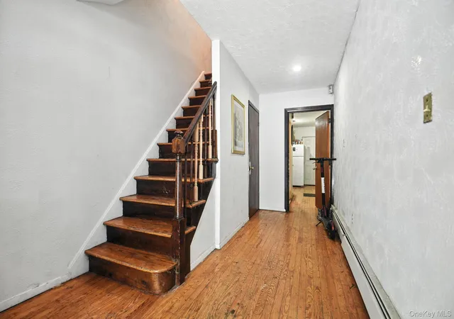 Photo 3 of Sale Pending at 3224 Gunther Ave, Bronx, NY 10469 | MLS# 998159 | Listing updated on 2026-09-17