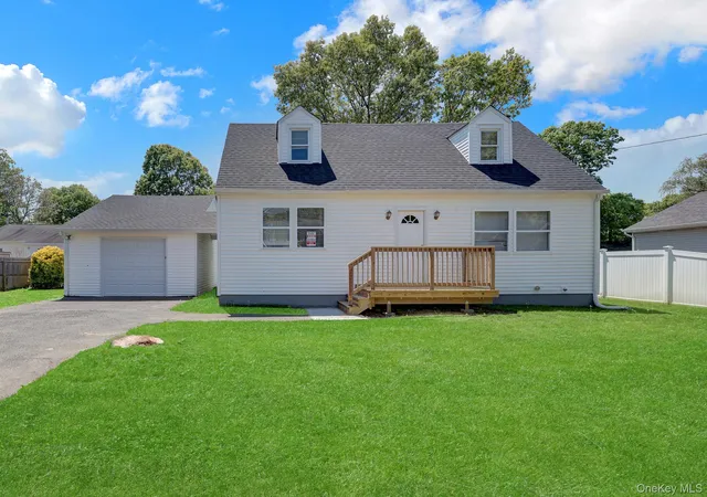 Photo 1 of Sale Pending at 46 Rockledge Dr, Brookhaven, NY 11967 | MLS# 998190 | Listing updated on 2026-09-18