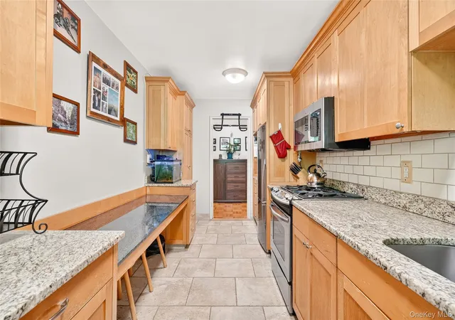 Photo 4 of House for sale at 25 Shady Glen Ct #2C, New Rochelle, NY 10805 | MLS# 998273 | Listing updated on 2026-10-06