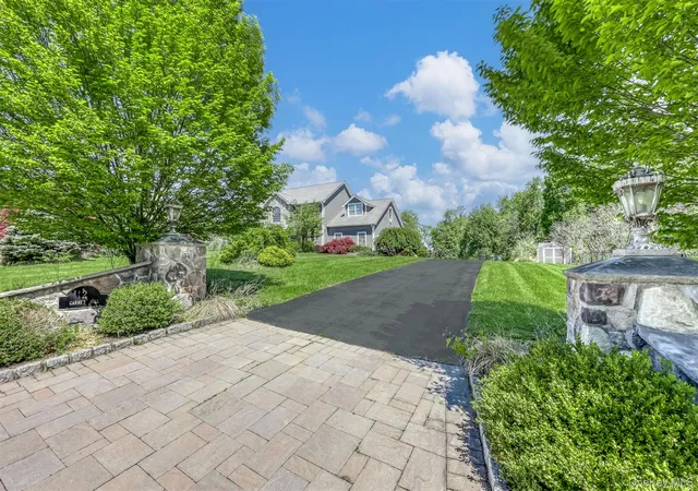 Photo 2 of Single family home for sale at 2 Garnett Hl Rd, Chester, NY 10918 | MLS# 999261 | Listing updated on 2026-09-18