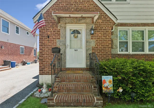 Photo 3 of Multi family home for sale at 163 Beech St, Floral Park, NY 11001 | MLS# 999358 | Listing updated on 2026-10-07