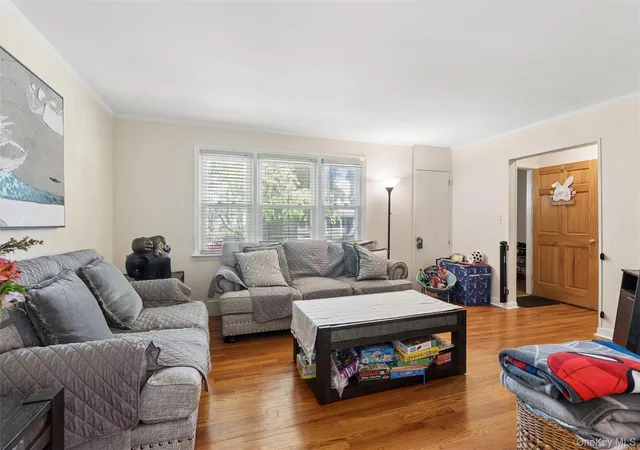 Photo 3 of House for sale at 163 Beech St, Floral Park, NY 11001 | MLS# 999358 | Listing updated on 2026-10-24