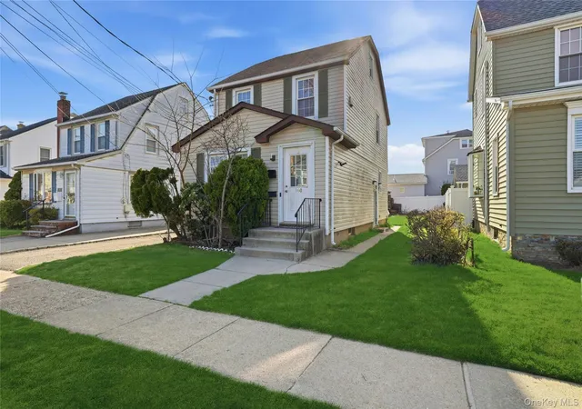 Photo 1 of Multi family home for sale at 160 Broad St, Williston Park, NY 11596 | MLS# 999752 | Listing updated on 2026-09-18